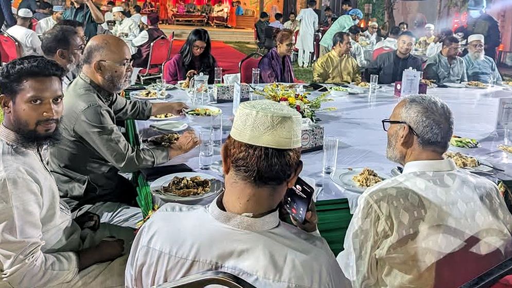 শহিদ পরিবারকে আমন্ত্রণ জানাতেই হবে এমন কোনো নির্দেশনা নেই: ডিসি